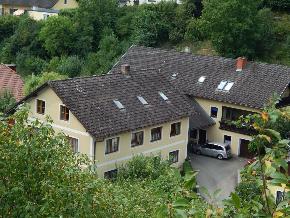 Haus Lindenhofer Apartment Емерсдорф-ан-дер-Донау Екстериор снимка